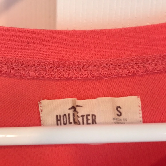 Hollister Graphic Tee - Picture 2 of 3